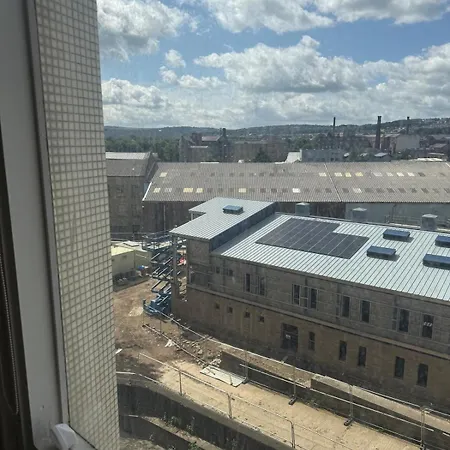 Views Floor - Center