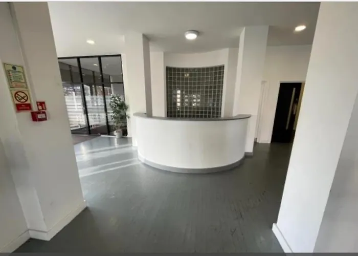 Views Floor - Center Daire