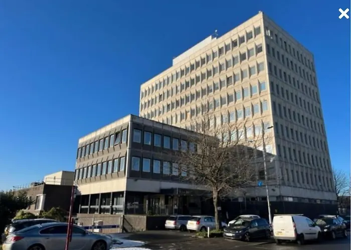 Views Floor - Center * Bradford (West Yorkshire)